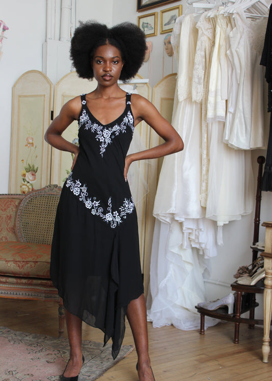 R&M Richards Black and White Floral Embroidered Beaded Dress