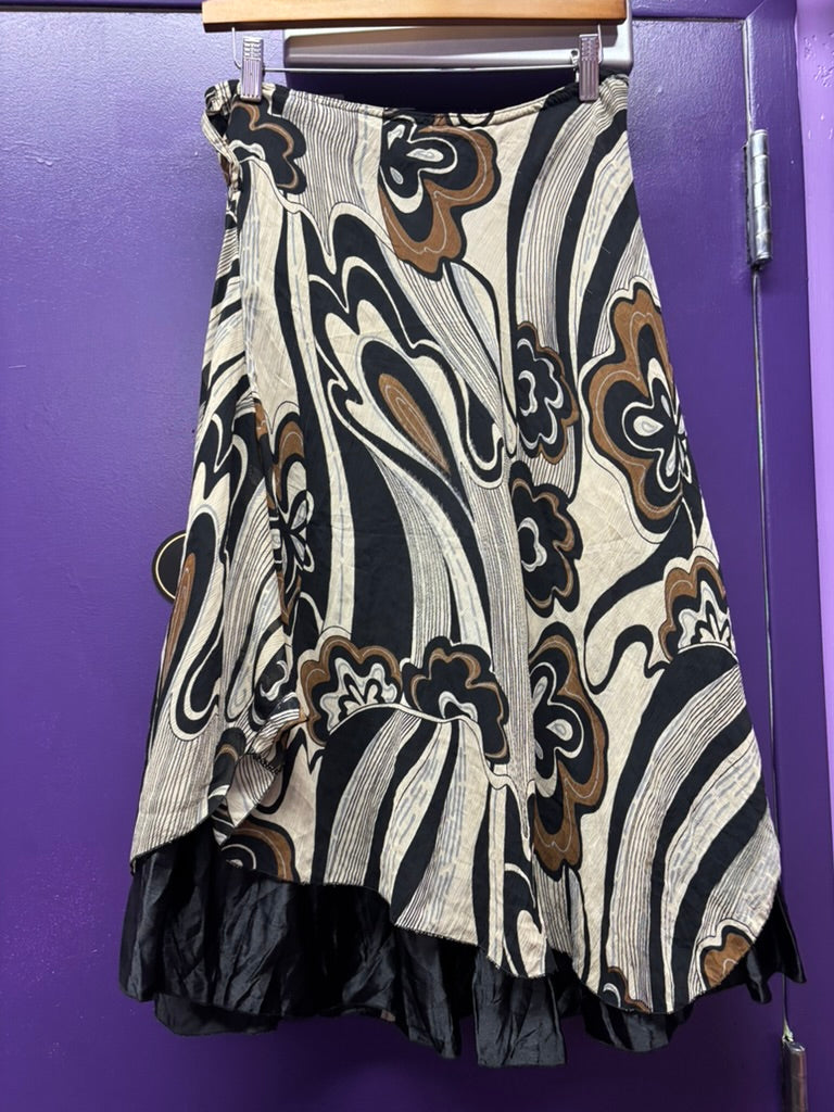 LM855 Nana Baila Paris Grey Black and Brown Wavy Flower Skirt