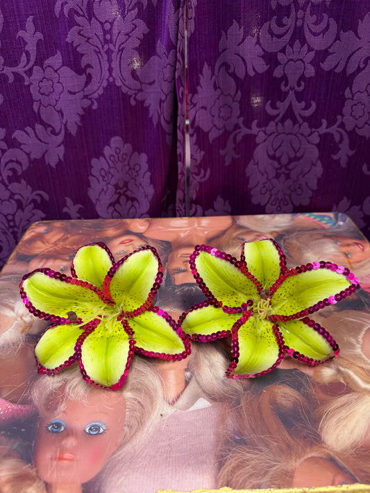 Neon Lily Shoe Clips