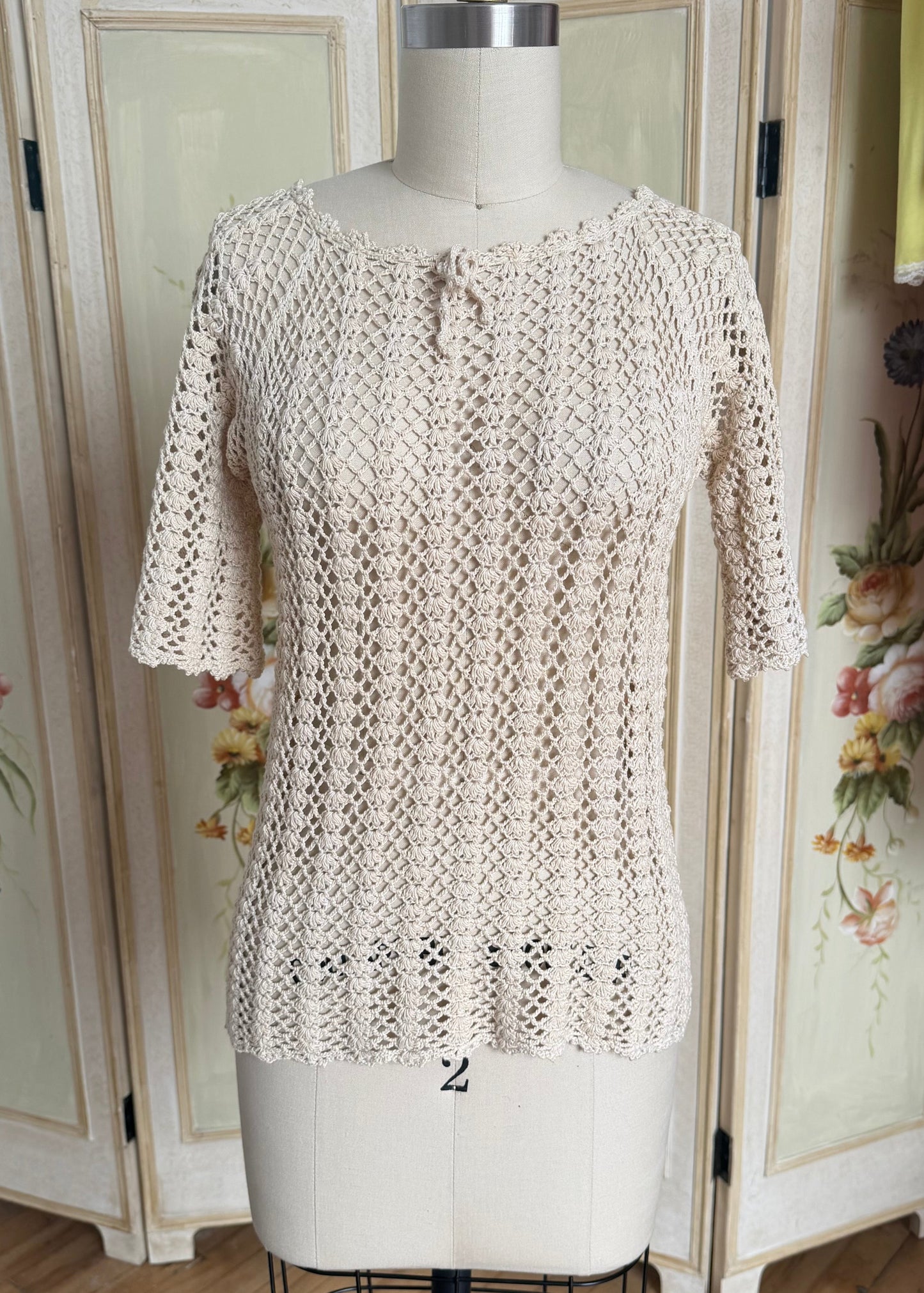 1970's Tan Crochet Half Sleeve Top