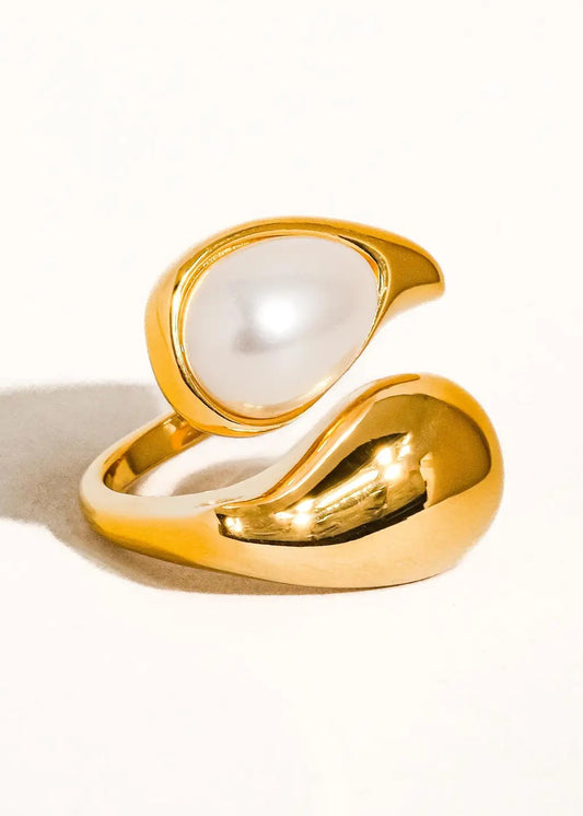 Pearl Wavy Ring